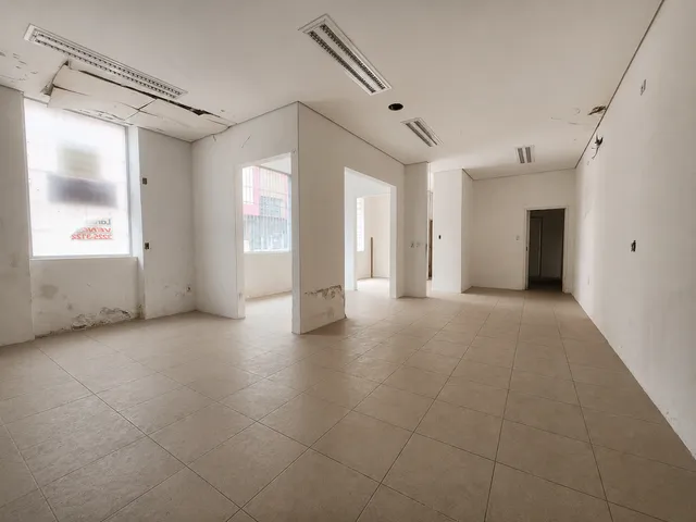 Loja com 300m², à venda, no bairro Centro em Pelotas
