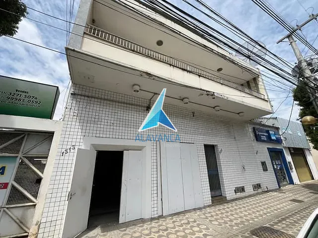 Loja com 406m², para alugar, no bairro Nossa Senhora das Graças em Governador Valadares