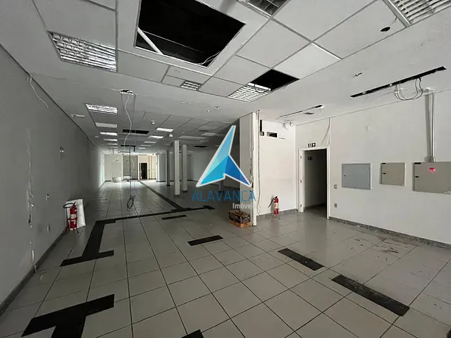 Loja com 406m², para alugar, no bairro Nossa Senhora das Graças em Governador Valadares