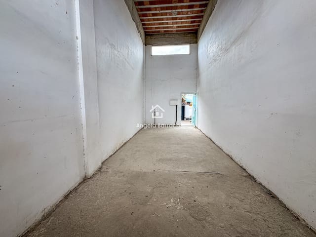 Loja à venda ou para alugar, no bairro Inoã (Inoã) em Maricá