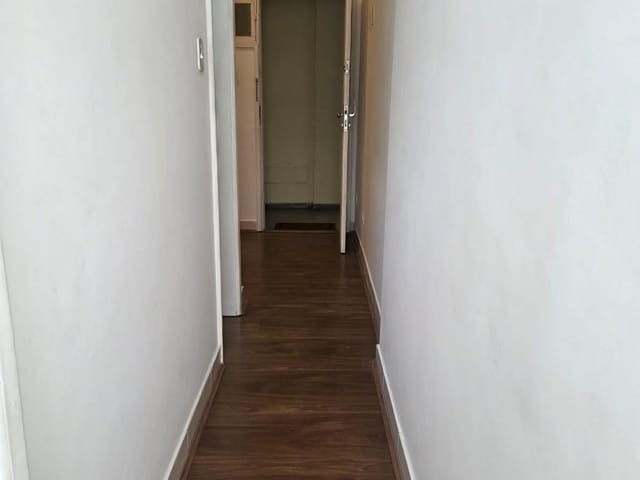 Foto do Loja - Sala comercial na Galeria Condor, no Largo do Machado, juntinho ao metrô. Andar alto, frente, sol da manha, vista livre. | GrupoApi