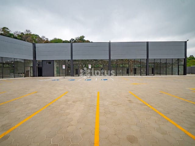 Loja com 950m², para alugar, no bairro Paraíso (Polvilho) em Cajamar