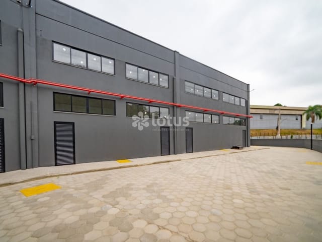 Loja com 950m², para alugar, no bairro Paraíso (Polvilho) em Cajamar