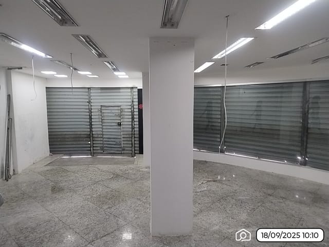 Foto do Loja - Oportunidade excelente para locação! Loja comercial com localização privilegiada no coração da Tijuca. | GrupoApi