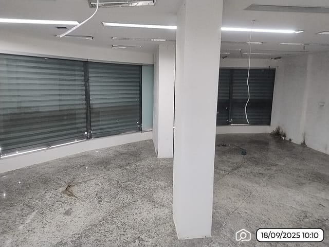 Foto do Loja - Oportunidade excelente para locação! Loja comercial com localização privilegiada no coração da Tijuca. | GrupoApi