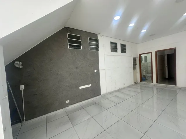 Foto do Loja - 🏢 Salão comercial para locação no Taboão SBC – 138m², 3 vagas, porta automatizada e localização estratégica | Mix Nascimento