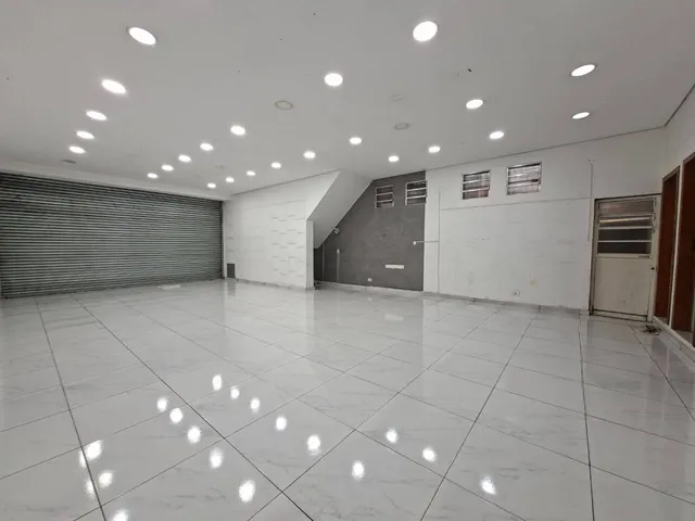Foto do Loja - 🏢 Salão comercial para locação no Taboão SBC – 138m², 3 vagas, porta automatizada e localização estratégica | Mix Nascimento