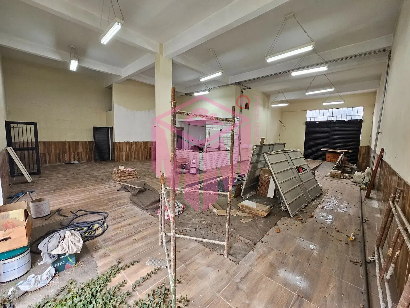 Loja-Salão, 235 m² - Foto 1