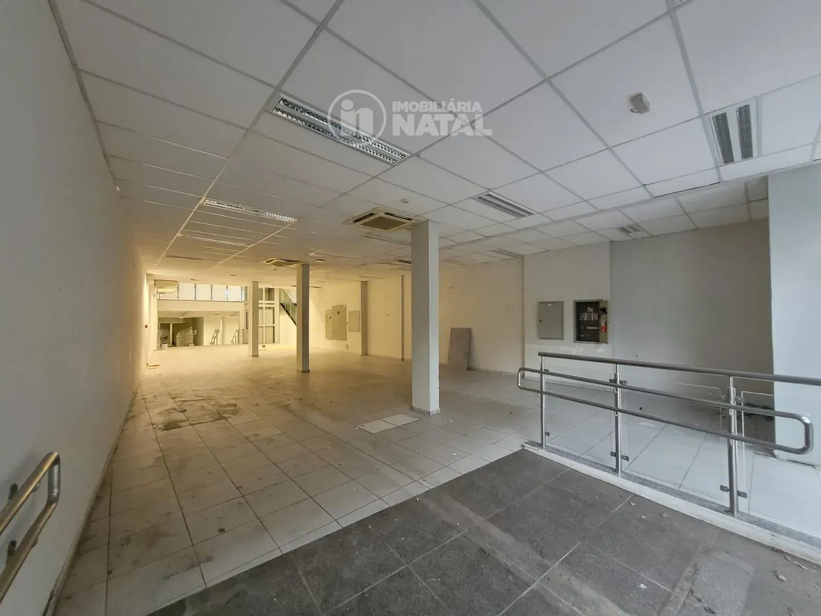 Loja-Salão, 1400 m² - Foto 2