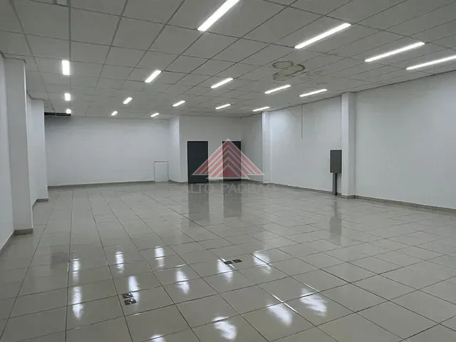 Loja com 370m², para alugar, no bairro Vila Bocaina em Mauá