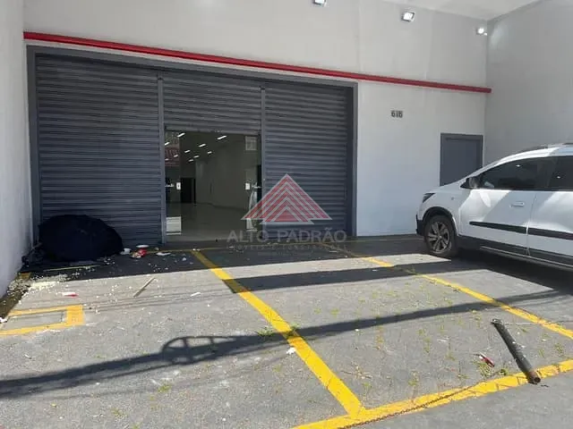 Loja com 370m², para alugar, no bairro Vila Bocaina em Mauá