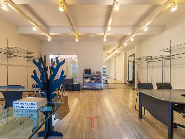 Loja com 525m², para alugar, no bairro Batel em Curitiba