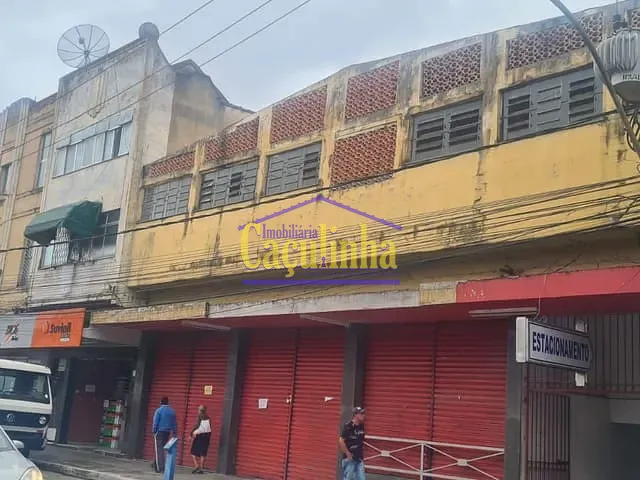 Loja com 1200m², para alugar, no bairro Centro em Barra do Piraí