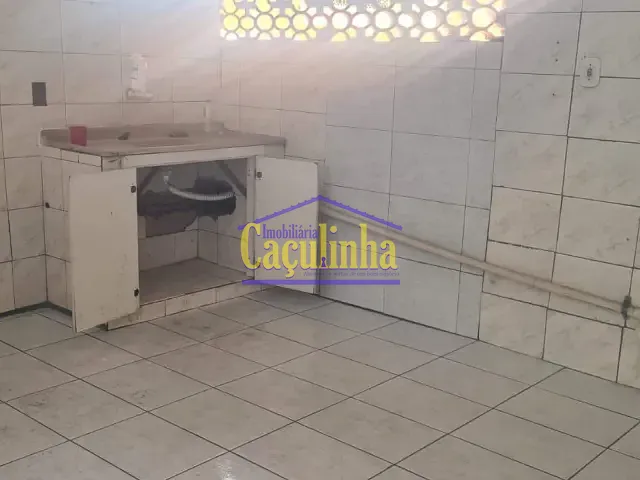 Loja com 1200m², para alugar, no bairro Centro em Barra do Piraí