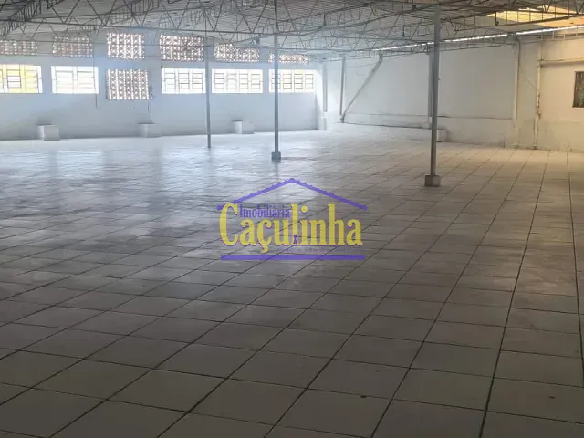 Loja com 1200m², para alugar, no bairro Centro em Barra do Piraí