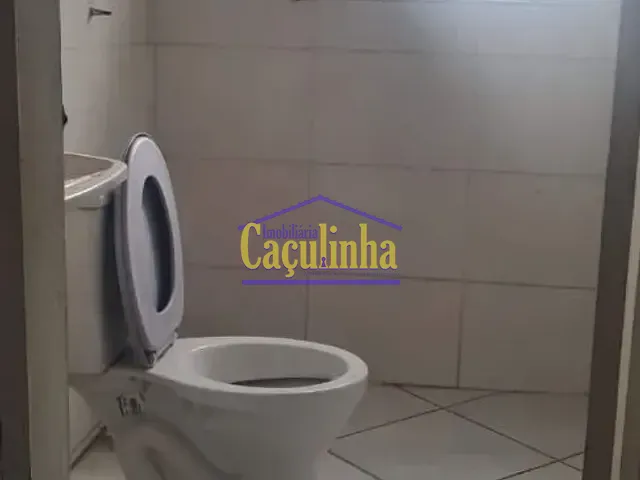 Loja com 1200m², para alugar, no bairro Centro em Barra do Piraí