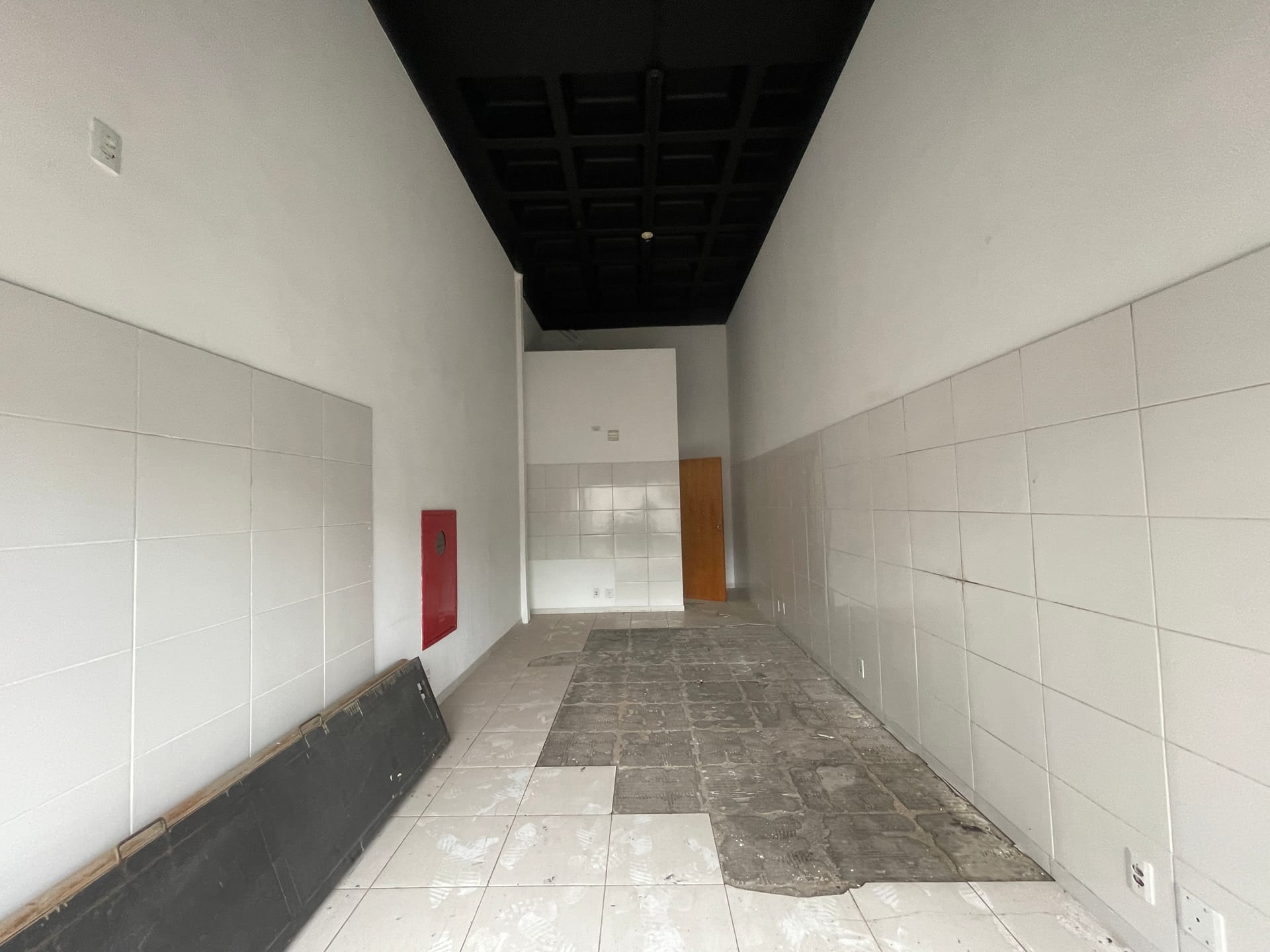 Loja para alugar com 31 m² em frente à Universidade Newton Paiva no Bairro Caiçaras – Belo Horizonte