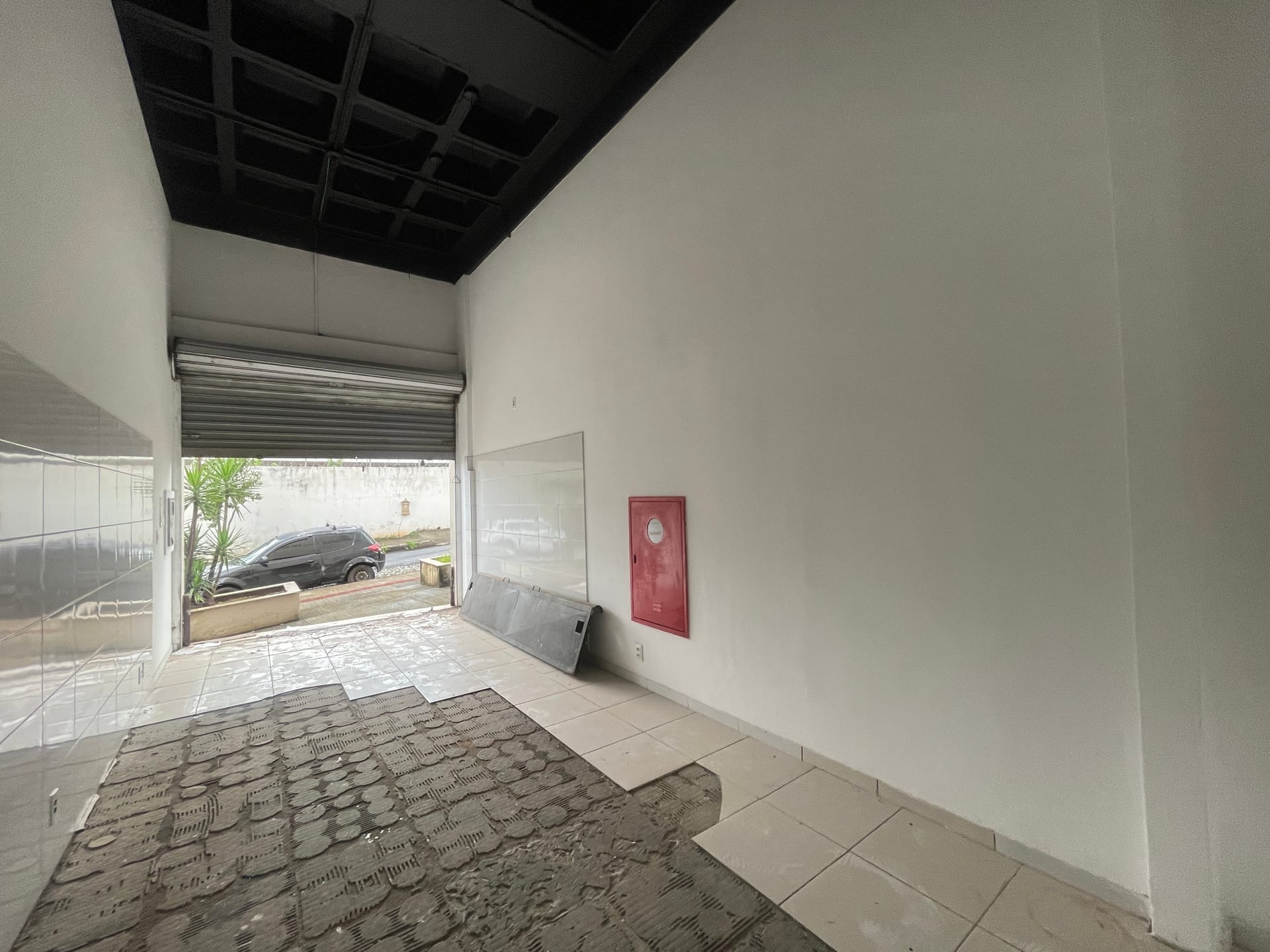 Loja para alugar com 31 m² em frente à Universidade Newton Paiva no Bairro Caiçaras – Belo Horizonte