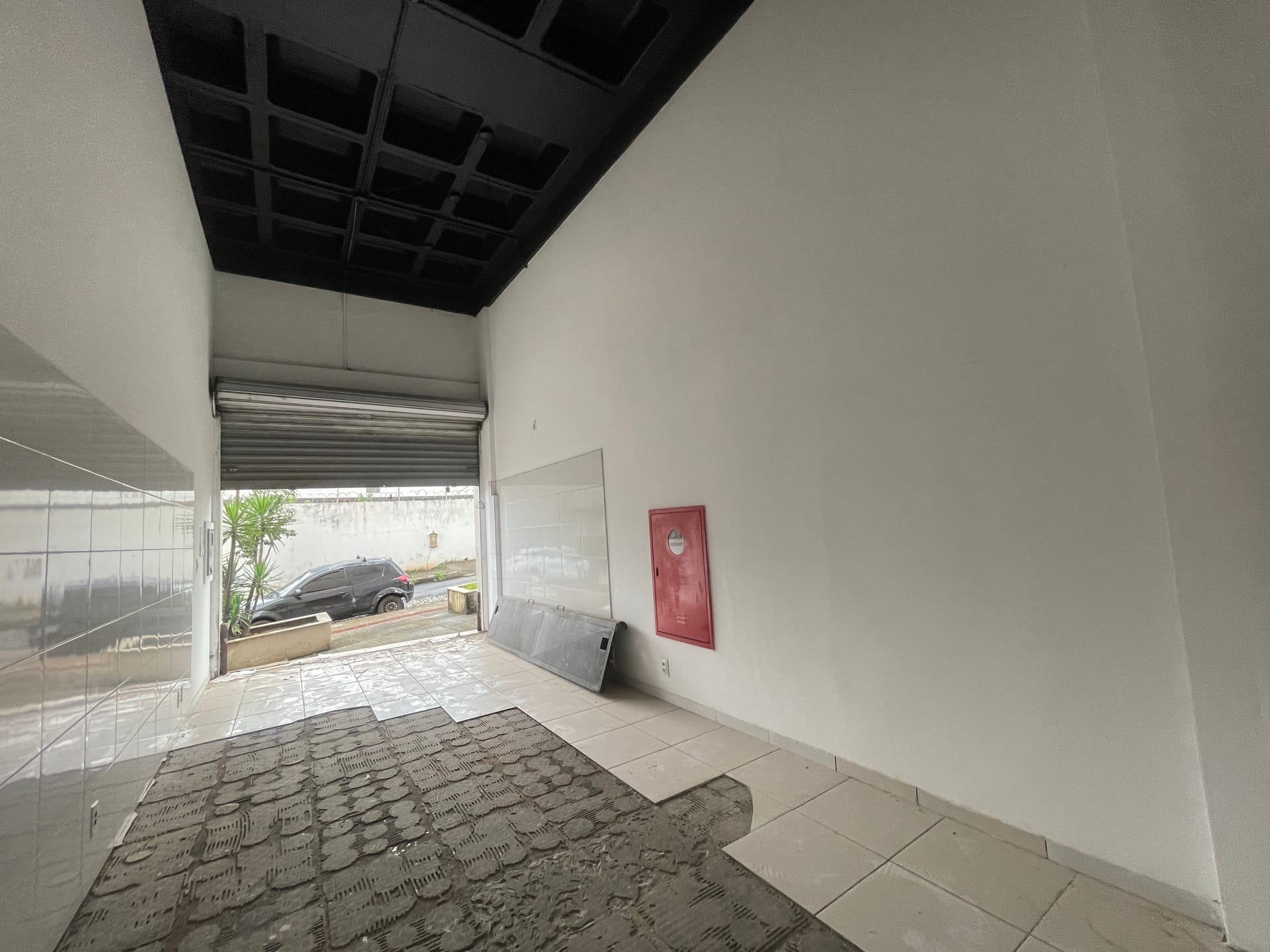 Loja para alugar com 31 m² em frente à Universidade Newton Paiva no Bairro Caiçaras – Belo Horizonte