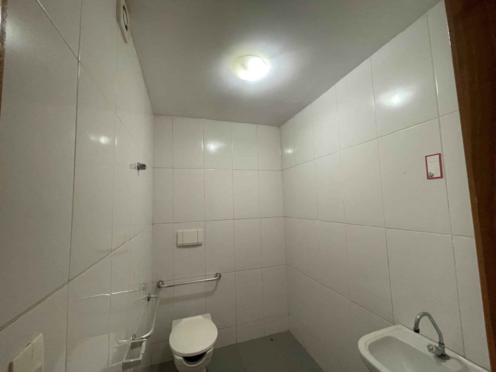 Loja para alugar com 31 m² em frente à Universidade Newton Paiva no Bairro Caiçaras – Belo Horizonte