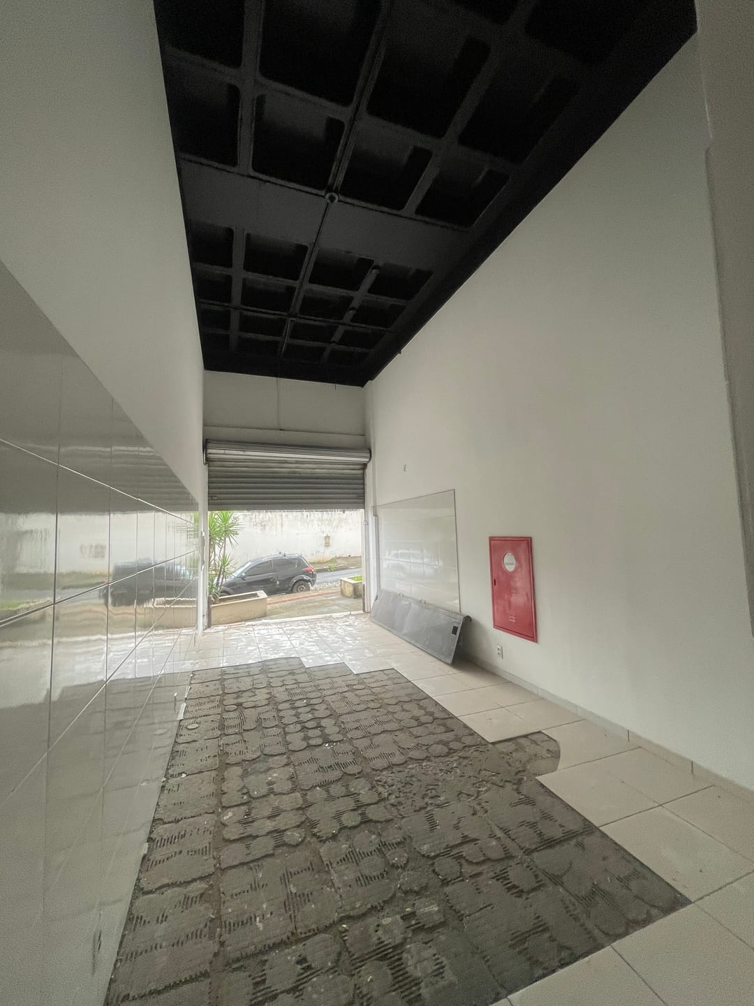 Loja para alugar com 31 m² em frente à Universidade Newton Paiva no Bairro Caiçaras – Belo Horizonte