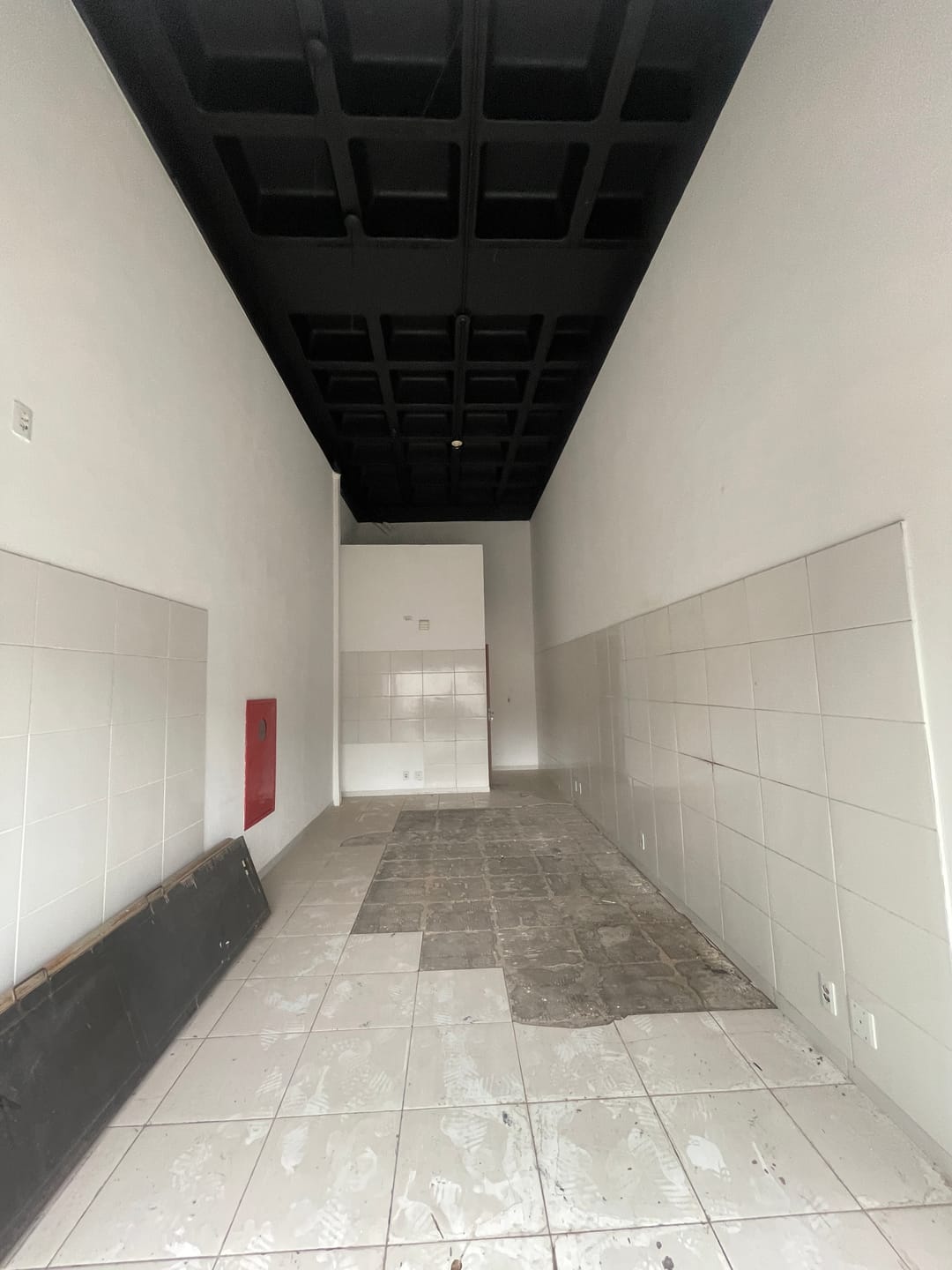 Loja para alugar com 31 m² em frente à Universidade Newton Paiva no Bairro Caiçaras – Belo Horizonte