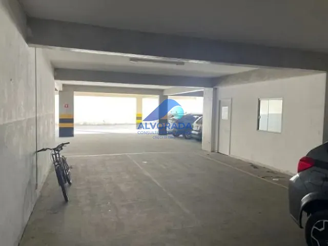 Loja com 585m², para alugar, no bairro Putim em São José dos Campos