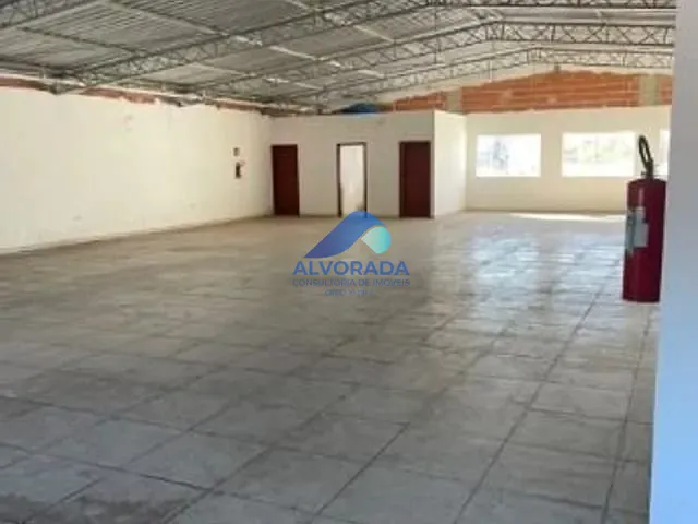 Loja com 585m², para alugar, no bairro Putim em São José dos Campos
