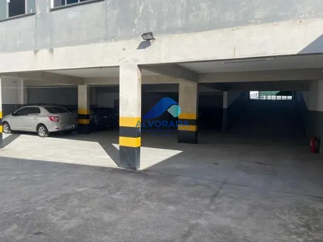Loja com 585m², para alugar, no bairro Putim em São José dos Campos