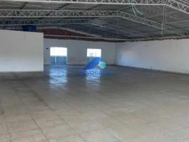 Loja com 585m², para alugar, no bairro Putim em São José dos Campos