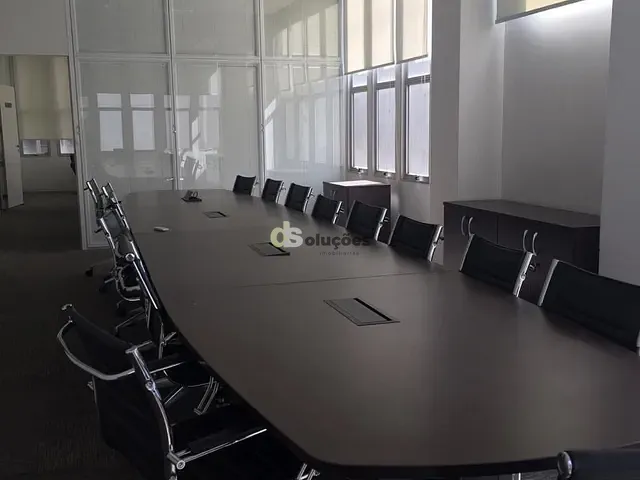 Loja à venda ou para alugar, no bairro Bela Vista em São Paulo