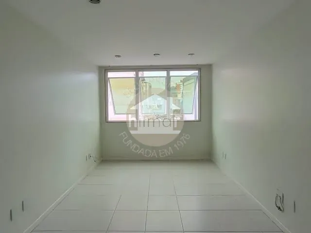 Loja à venda ou para alugar, no bairro Freguesia (Jacarepaguá) em Rio de Janeiro