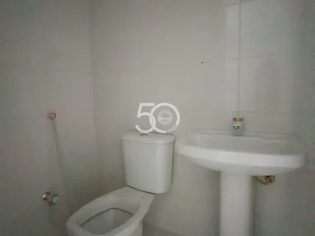 Loja à venda ou para alugar, no bairro Freguesia (Jacarepaguá) em Rio de Janeiro
