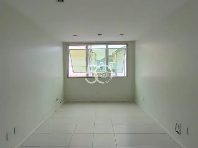 Loja à venda ou para alugar, no bairro Freguesia (Jacarepaguá) em Rio de Janeiro