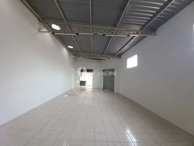 Loja com 200m², para alugar, no bairro Bom Jardim em Artur Nogueira