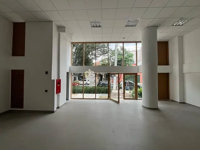 Loja à venda ou para alugar, no bairro Água Branca em São Paulo