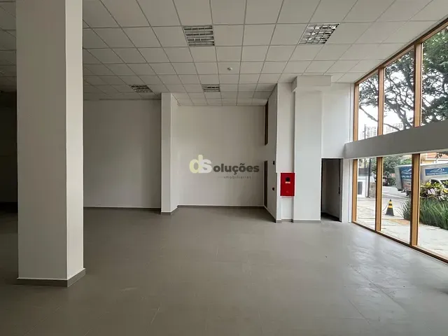 Loja à venda ou para alugar, no bairro Água Branca em São Paulo