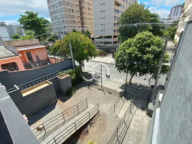 Loja com 600m², para alugar, no bairro Freguesia (Jacarepaguá) em Rio de Janeiro