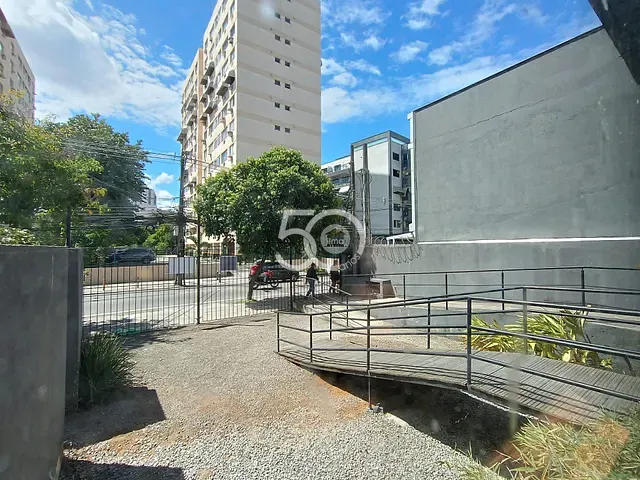 Loja com 600m², para alugar, no bairro Freguesia (Jacarepaguá) em Rio de Janeiro