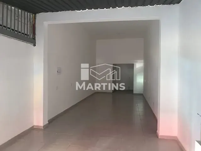 Loja para alugar, no bairro Jardim Santa Cruz em Taboão da Serra