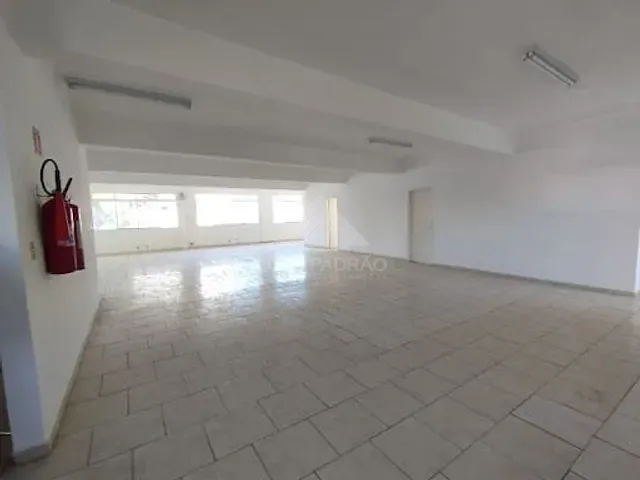 Loja com 240m², para alugar, no bairro Jardim Pilar em Mauá