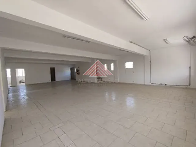 Loja com 240m², para alugar, no bairro Jardim Pilar em Mauá