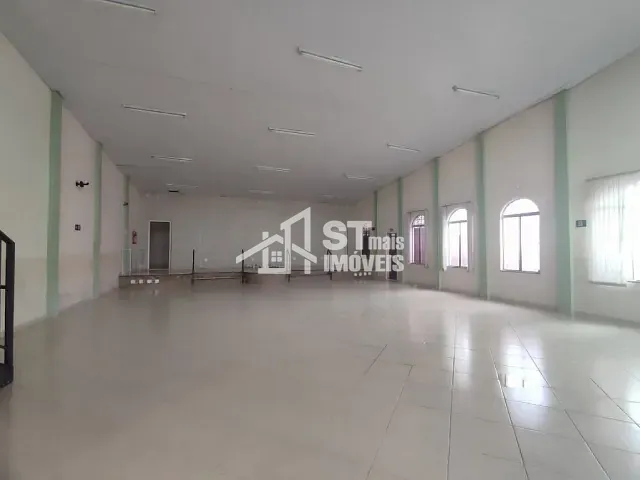 Loja com 300m², para alugar, no bairro Jardim Rio Branco em Andradas