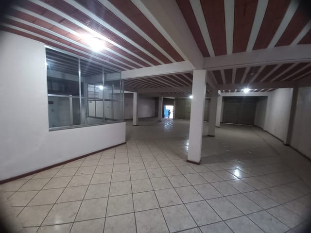 Loja 1 quarto e 3 banheiros, à venda, no bairro Ururaí em Campos dos Goytacazes