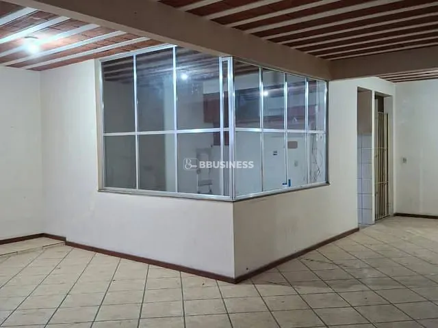 Loja 1 quarto e 3 banheiros, à venda, no bairro Ururaí em Campos dos Goytacazes