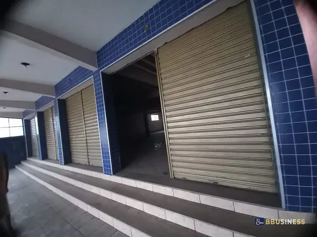 Loja 1 quarto e 3 banheiros, à venda, no bairro Ururaí em Campos dos Goytacazes