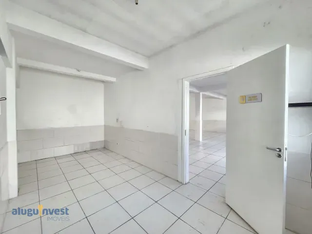 Loja para alugar, no bairro Ponte do Imaruim em Palhoça