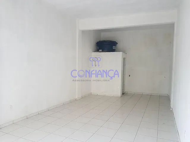 Loja com 38m², para alugar, no bairro Paciência em Rio de Janeiro