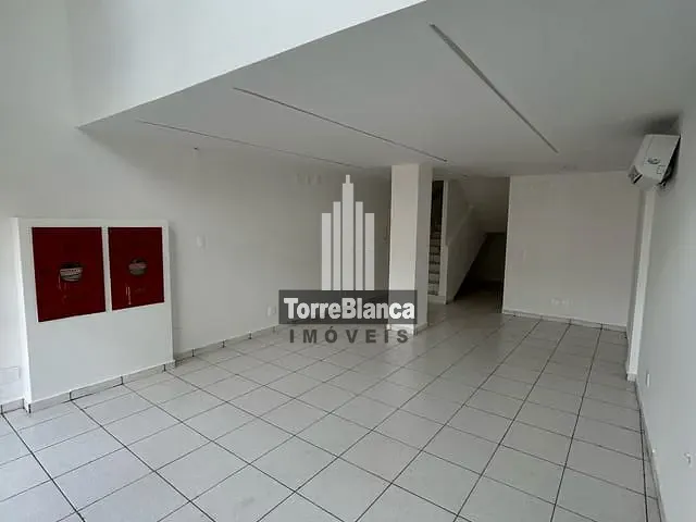Loja com 90m², para alugar, no bairro Centro em Ponta Grossa