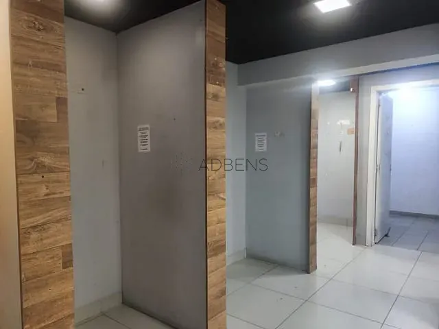 Loja com 460m², para alugar, no bairro República em São Paulo
